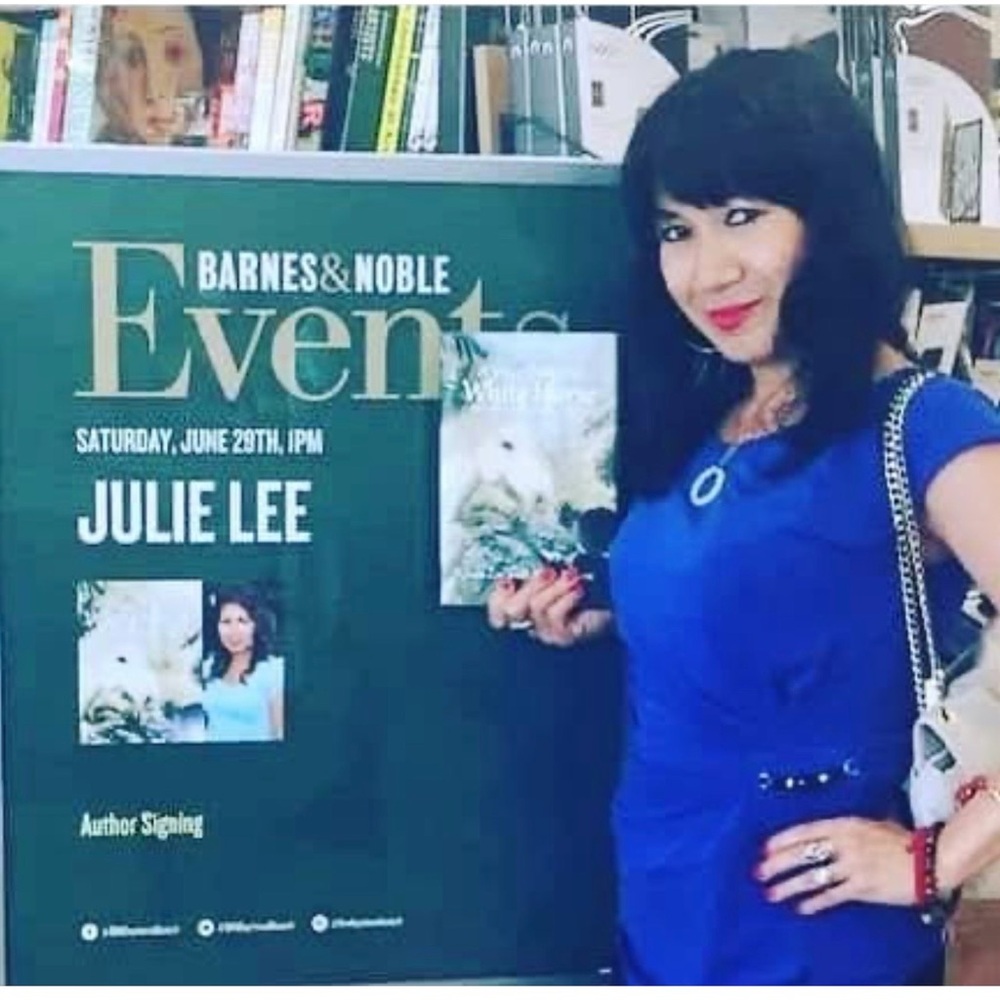( #0389) Autograph A Hard Copy “ A Voice from the White Horse Book” by Julie Lee - Picture 9 of 16